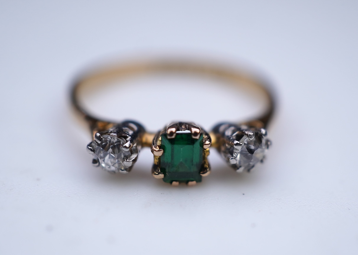 A tsavorite and diamond ring